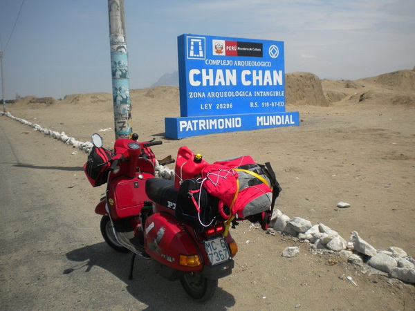 In vespa in Sudamerica